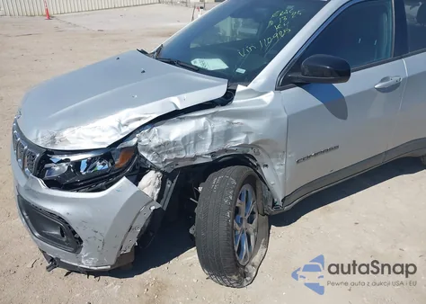 2024 Jeep Compass Latitude 4X4 from USA, damaged, VIN 3C4NJDBN4RT110925